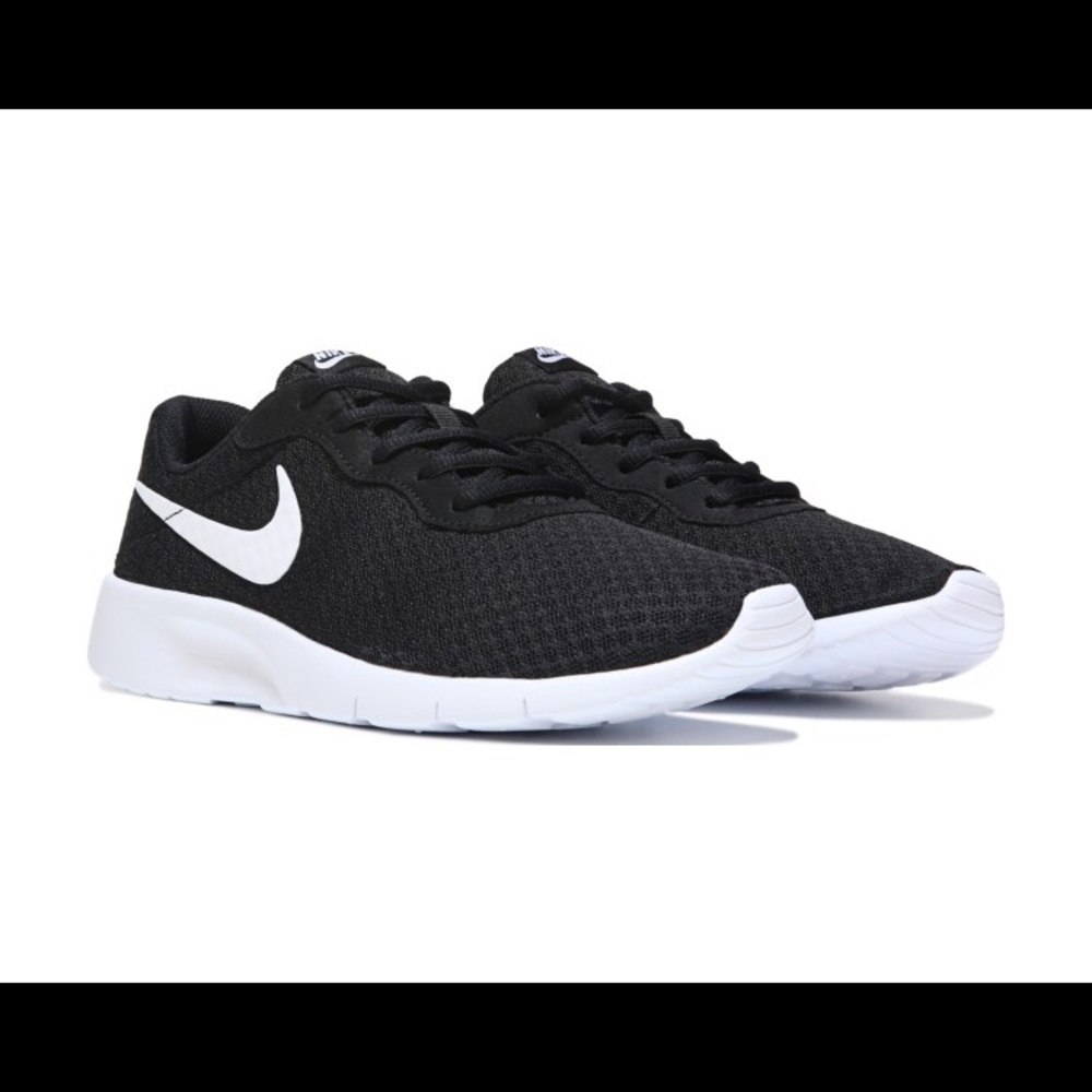 Nike Tanjun Sneakers